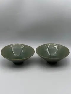 清時代 青磁 花口茶盞 越窯茶碗 一対　茶道具　中国古美術(A-84)