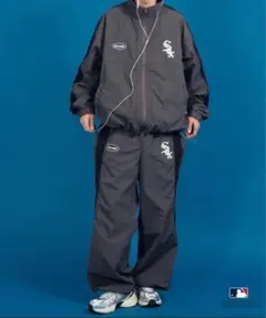 Perushu × MLB スタンドネックナイロンブルゾン　セットアップのサムネイル