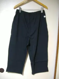 セシール　３L　新品カプリパンツ　黒　綿100％　ウエスト総ゴム