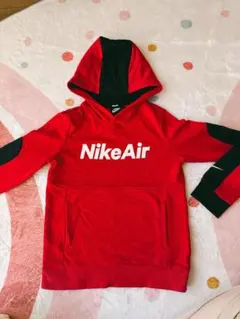 値下げ！！Nike 赤黒 トレーナー Sサイズ　140