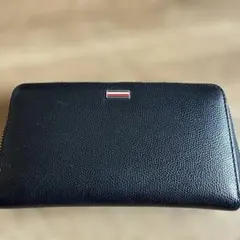レザージップロングウォレット／トミー ヒルフィガー