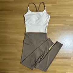 ヨガウェア タンクトップとレギンスセット　Sサイズ