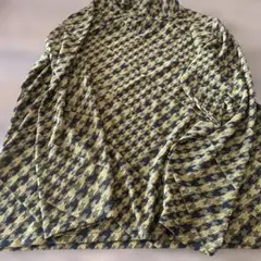 千鳥柄★黄色★総柄デザイン★ショートハイネック★カットソー。サイズM〜L