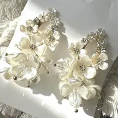 新品 パール クリスタル ストーン 花 高級感 煌めき ピアス 母の日