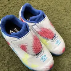 【美品】Umbro はじめてのサッカーシューズ 16cm