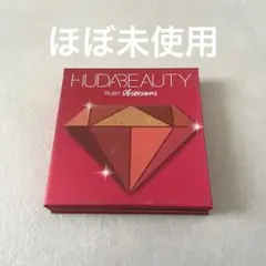 HUDA BEAUTY Ruby Obsessions アイシャドウパレットのサムネイル