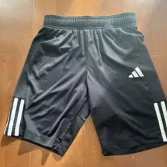 adidas 黒 ハーフパンツ 3本ライン キッズ　150㎝