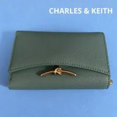 CHARLES & KEITH ハクスリーメタリックアクセントフラップウォレットのサムネイル