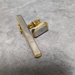ネクタイピン