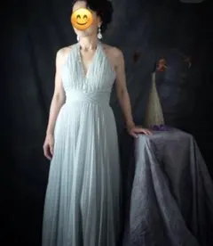 ライトブルーホルターネックドレス