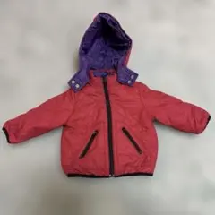 赤と紫のフード付きアウター