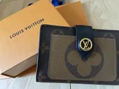 LOUIS VUITTON モノグラム 二つ折り財布のサムネイル