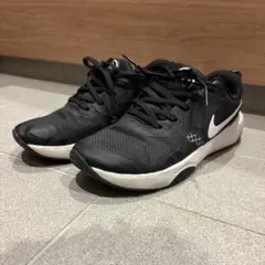 NIKE ナイキ スニーカー 23cm ブラック ホワイト レディース