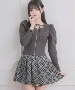 pium ヨーク切替ドーリートップス バイカラーフリルティアードミニ