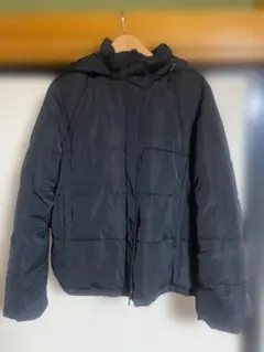 フード付き 黒 キルティング ダウンジャケット