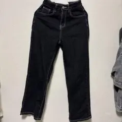 ブラック ストレートデニム