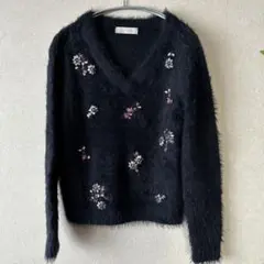 CECIL McBEE 花柄刺繍 Vネックニット