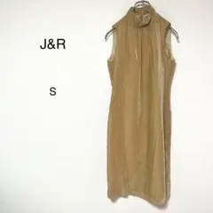 【J&R 】ノースリーブ　ハイネックワンピース ベルベット　パーティS ベージュ