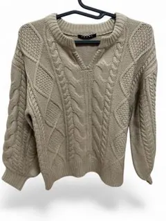 INGNI ベージュ ケーブルニット Vネック セーター