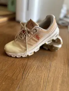 2026年最新】loewe on cloudventureの人気アイテム - メルカリ