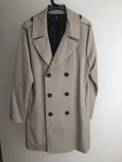 ベージュ ダブルブレスト トレンチコート
