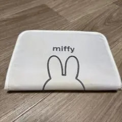 miffy ミッフィー 母子手帳ケース マルチケースのサムネイル