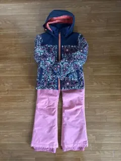 美品ROXY スキーウェア 子供用 キッズ 140cm 上下セット スノーボードのサムネイル