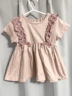 バースデイ ママラク mamaraku フリル付きピンクカットソー 90