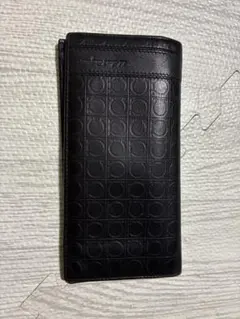 Salvatore Ferragamo 二つ折り長財布 ブラック
