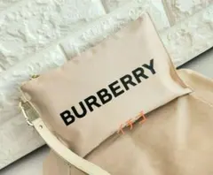 新品未使用　BURBERRY　【ノベルティ】 ポーチ　ベージュのサムネイル