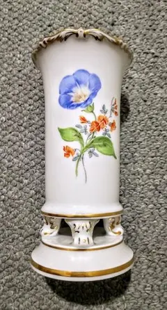 ドイツカイザー社花柄の山羊の角付き花瓶 - メルカリ