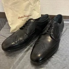 フェラガモ 黒 ウィングチップ レザーシューズ 8 3E イタリア製　革靴