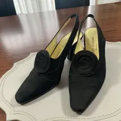 CHARLES JOURDAN ブラックスリングバックヒール