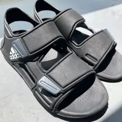 adidas アディダス　キッズ ブラック サンダル　21センチ