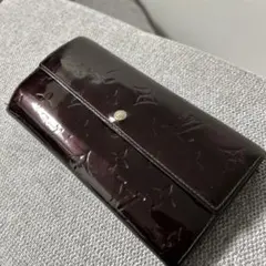 LOUIS VUITTON ポルトフォイユ サラ ヴェルニ アマラント