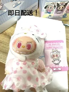 THE MONSTERS × SANRIO ラブブ キティ