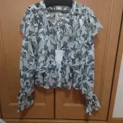(新品)花柄フリル長袖シャツ un dix corsのサムネイル