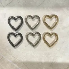【6個セット】 約2.5㎝ 合金 カラビナ ハート ブラック シルバー ゴールド