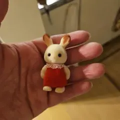 ウサギ ぬいぐるみ 赤い服