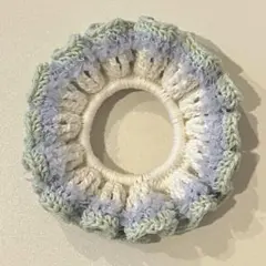 ブルー×グリーン×ホワイト シュシュ ハンドメイド 毛糸 かぎ針編み 編み物