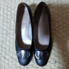 Ferragamo黒 フラットシューズ