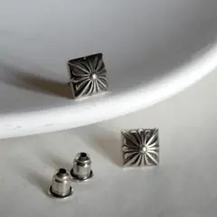 高品質シルバーピアスCHプラスクロスピラミッドピアス実物写真ユニセックS925針