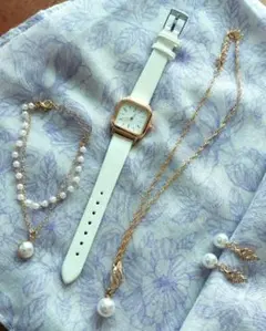 腕時計 /ブレスレット/ ネックレス/ ピアス まとめ売り（パール ホワイト）