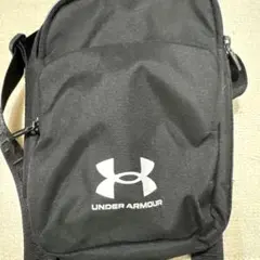 UNDER ARMOUR ショルダーバッグ ブラックのサムネイル