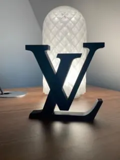 LV logo standのサムネイル
