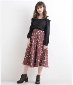 IENAイエナ ♡ フラワーモチーフスカート レッド赤　バーガンディのサムネイル