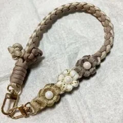 ナチュラル系 スマホストラップ ハンドストラップ パラコード お花 ハンドメイド