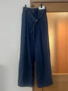 ライトデニムベルテッドワイドパンツ　ジーユー　GU