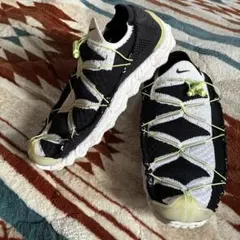 NIKE ISPA マインドボディ ブラック/ホワイト/ベアリーボルト　27cm