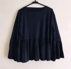 【新品、未使用品】袖&裾 プリーツ  デザイン カットソー ☆最終価格